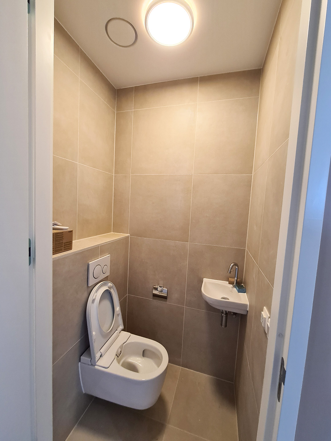 Toilet afbouw nieuwbouw appartement in Huizen