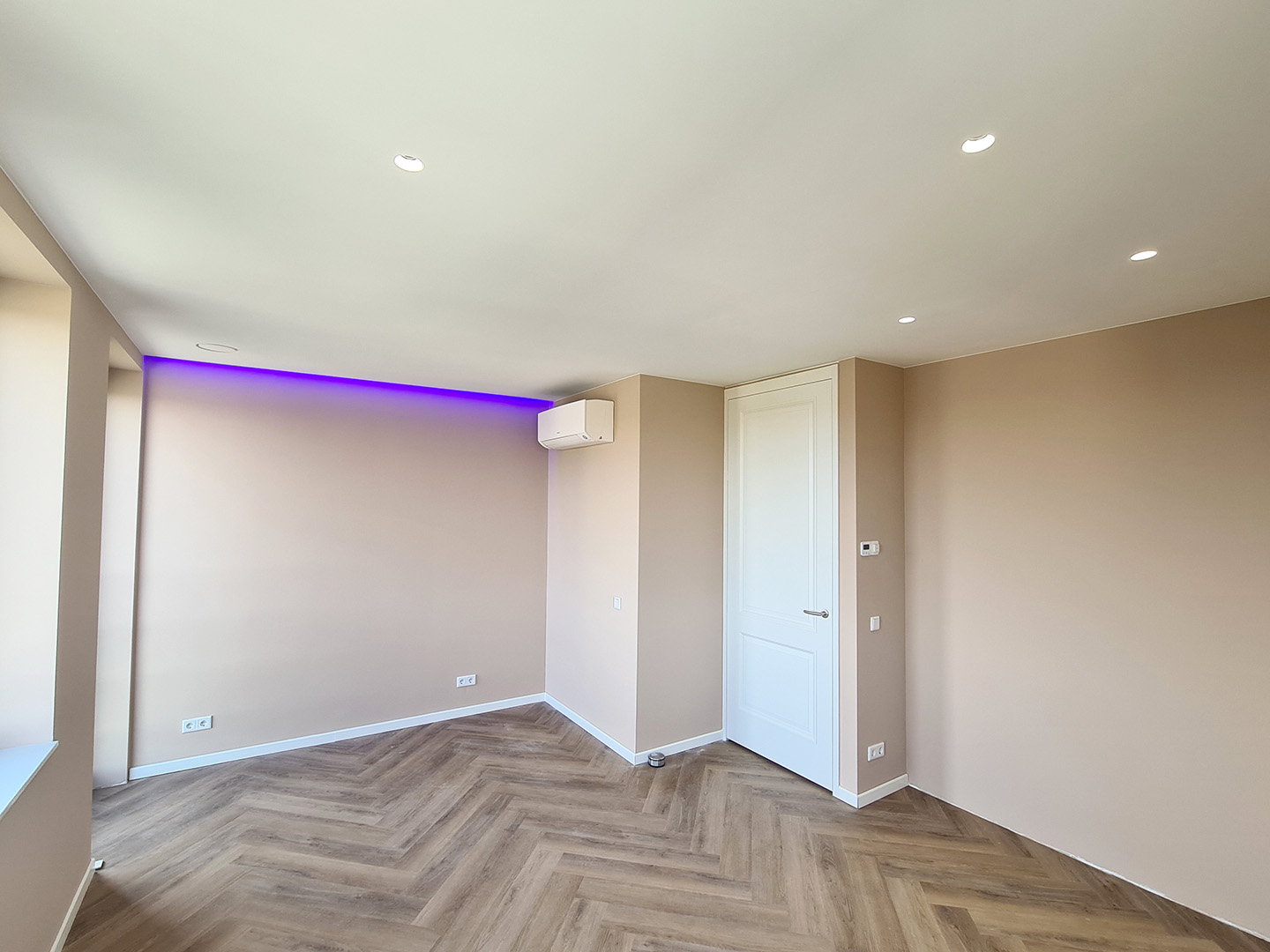 Slaapkamer afbouw nieuwbouw appartement in Huizen