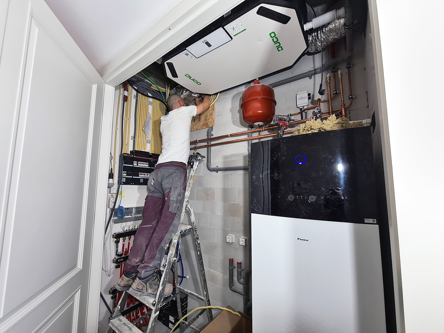 Elektra afbouw nieuwbouw appartement in Huizen